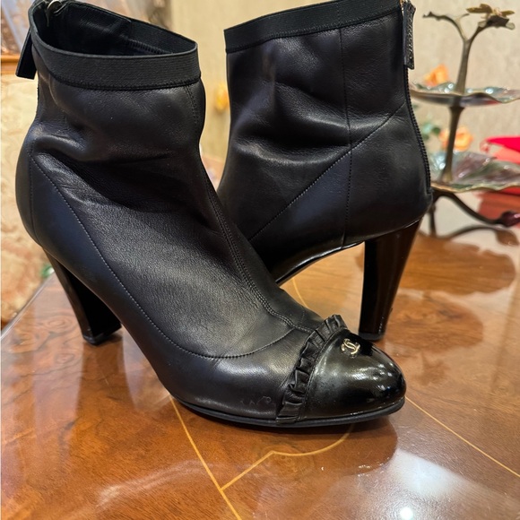 Chanel Lambskin ankle boots booties interlocking CC logo Sz 9.5 - Picture 11 of 16